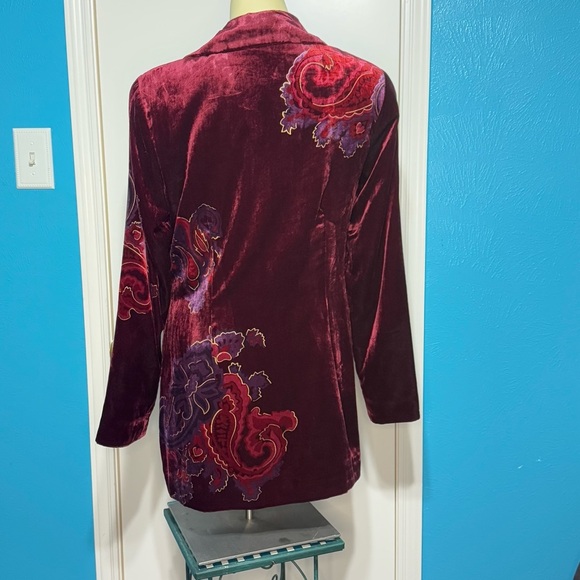 Coldwater Creek Long Velvet Jacket in Deep Red & Paisley Graphic Prints 8 EUC - Picture 8 of 17